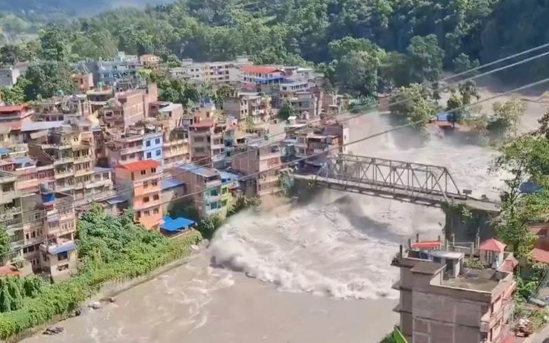 نیپال میں سیلاب کی تباہی، 105 بھارتی سیاحوں سمیت سیکڑوں افراد لاپتہ